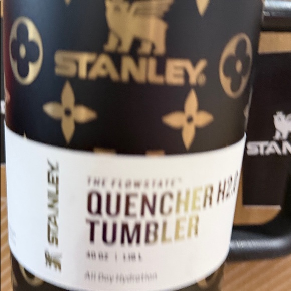 Brand New - Stanley Black and Gold engraved Patterned Tumbler - Picture 2 of 4